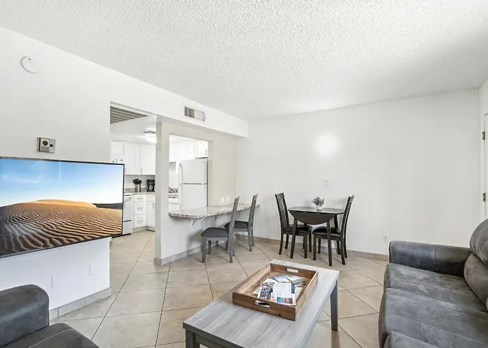 133 Fully Furnished, Amenities Galore Apartment Scottsdale