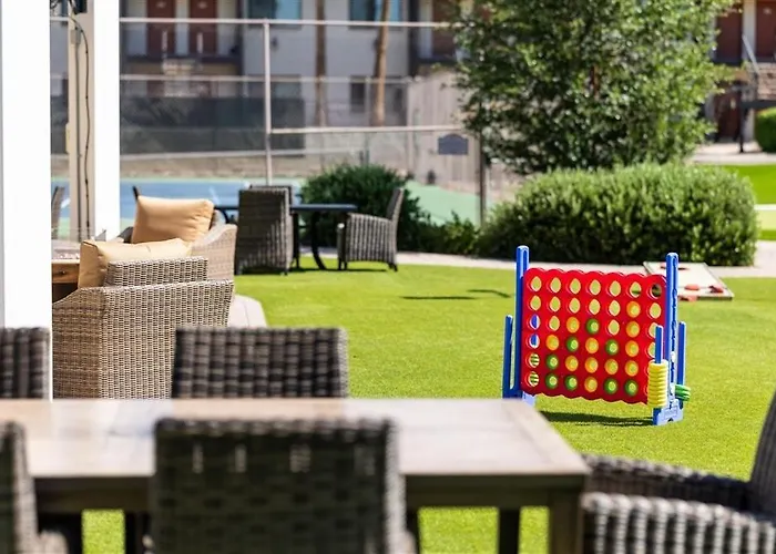 133 Fully Furnished, Amenities Galore *